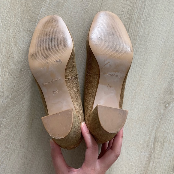 Donald J. Pliner Block Heels - Picture 3 of 5